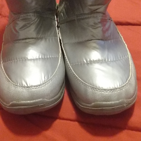 Silver Boots - Picture 8 of 8